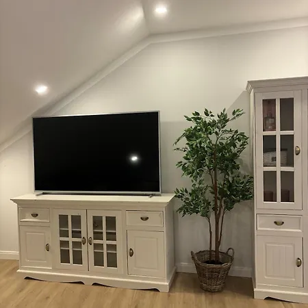 Apartment Landhausstübchen 105qm Mit Balkon-2 Schlafzimmer-bad-wc-wifi-kaffeemaschine-waschmaschine-trockner-föhn-handtücher Und Bettwäsche-sehr Familienfreundlich *