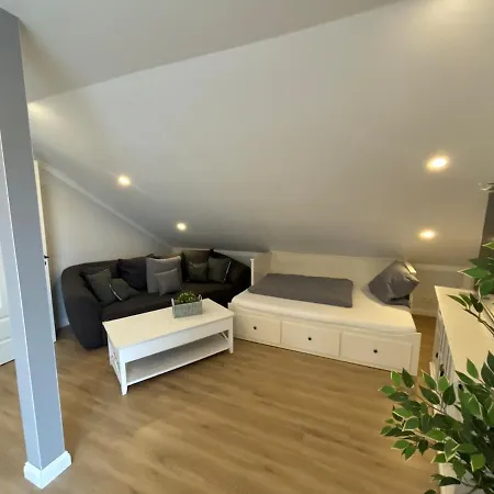 Landhausstuebchen 105qm Mit Balkon-2 Schlafzimmer-bad-wc-wifi-kaffeemaschine-waschmaschine-trockner-foehn-handtuecher Und Bettwaesche-sehr Familienfreundlich Eichenzell