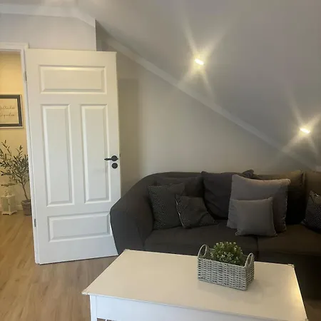 Landhausstuebchen 105qm Mit Balkon-2 Schlafzimmer-bad-wc-wifi-kaffeemaschine-waschmaschine-trockner-foehn-handtuecher Und Bettwaesche-sehr Familienfreundlich Διαμέρισμα Eichenzell