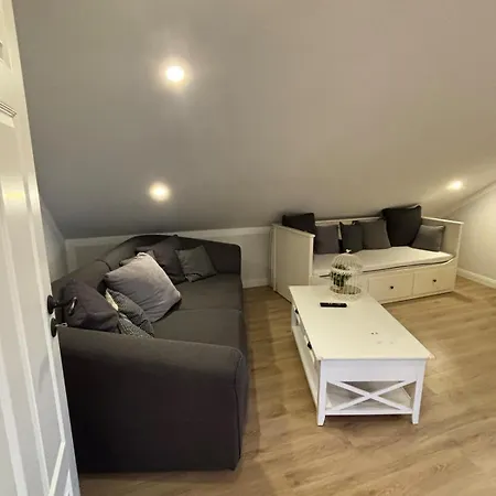 Appartamento Landhausstuebchen 105qm Mit Balkon-2 Schlafzimmer-bad-wc-wifi-kaffeemaschine-waschmaschine-trockner-foehn-handtuecher Und Bettwaesche-sehr Familienfreundlich *