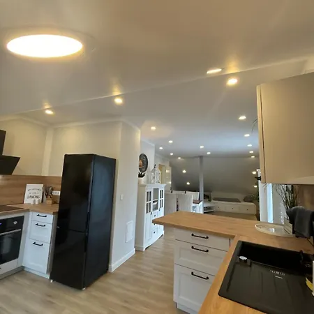 Apartamento Landhausstuebchen 105qm Mit Balkon-2 Schlafzimmer-bad-wc-wifi-kaffeemaschine-waschmaschine-trockner-foehn-handtuecher Und Bettwaesche-sehr Familienfreundlich Eichenzell