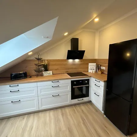Landhausstübchen 105qm Mit Balkon-2 Schlafzimmer-bad-wc-wifi-kaffeemaschine-waschmaschine-trockner-föhn-handtücher Und Bettwäsche-sehr Familienfreundlich