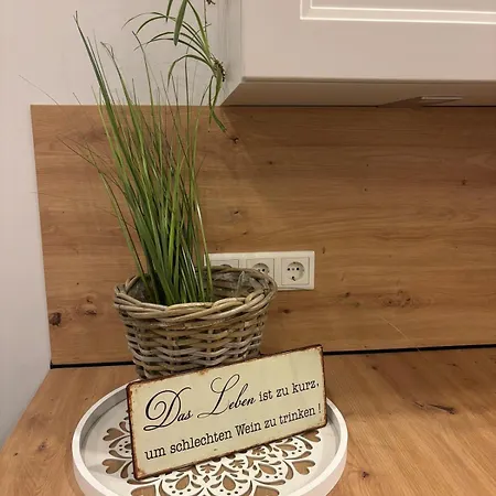 Landhausstübchen 105qm Mit Balkon-2 Schlafzimmer-bad-wc-wifi-kaffeemaschine-waschmaschine-trockner-föhn-handtücher Und Bettwäsche-sehr Familienfreundlich Apartment *
