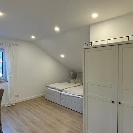 Apartamento Landhausstuebchen 105qm Mit Balkon-2 Schlafzimmer-bad-wc-wifi-kaffeemaschine-waschmaschine-trockner-foehn-handtuecher Und Bettwaesche-sehr Familienfreundlich Eichenzell