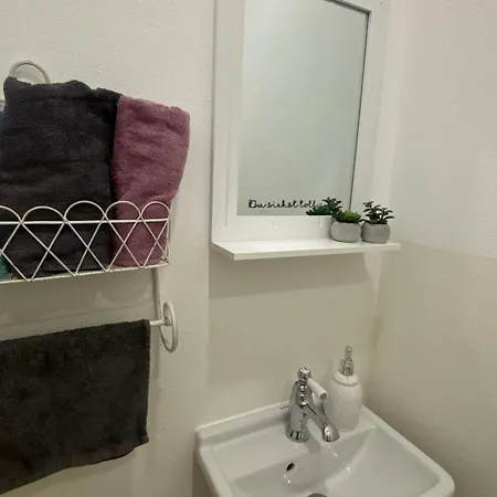 Landhausstuebchen 105qm Mit Balkon-2 Schlafzimmer-bad-wc-wifi-kaffeemaschine-waschmaschine-trockner-foehn-handtuecher Und Bettwaesche-sehr Familienfreundlich * Eichenzell