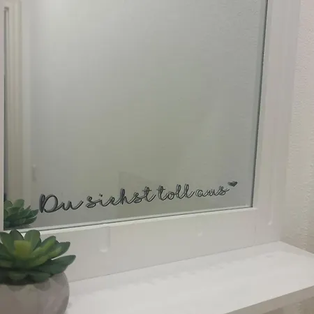 Landhausstuebchen 105qm Mit Balkon-2 Schlafzimmer-bad-wc-wifi-kaffeemaschine-waschmaschine-trockner-foehn-handtuecher Und Bettwaesche-sehr Familienfreundlich Appartamento *