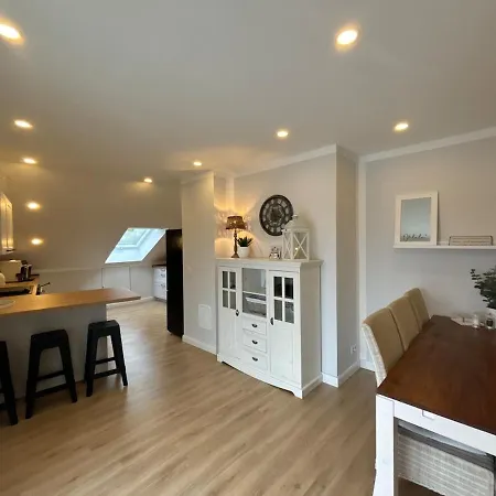 Appartamento Landhausstuebchen 105qm Mit Balkon-2 Schlafzimmer-bad-wc-wifi-kaffeemaschine-waschmaschine-trockner-foehn-handtuecher Und Bettwaesche-sehr Familienfreundlich *