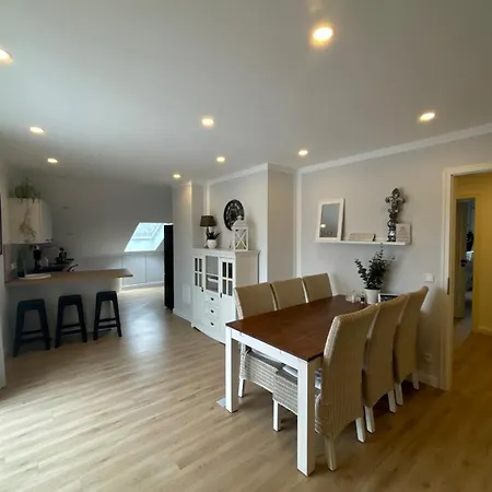 Landhausstuebchen 105qm Mit Balkon-2 Schlafzimmer-bad-wc-wifi-kaffeemaschine-waschmaschine-trockner-foehn-handtuecher Und Bettwaesche-sehr Familienfreundlich