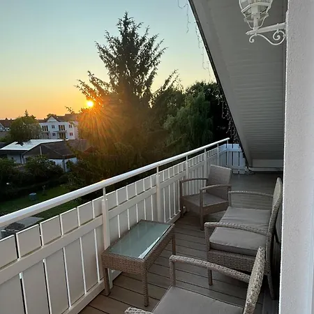 Landhausstuebchen 105qm Mit Balkon-2 Schlafzimmer-bad-wc-wifi-kaffeemaschine-waschmaschine-trockner-foehn-handtuecher Und Bettwaesche-sehr Familienfreundlich *